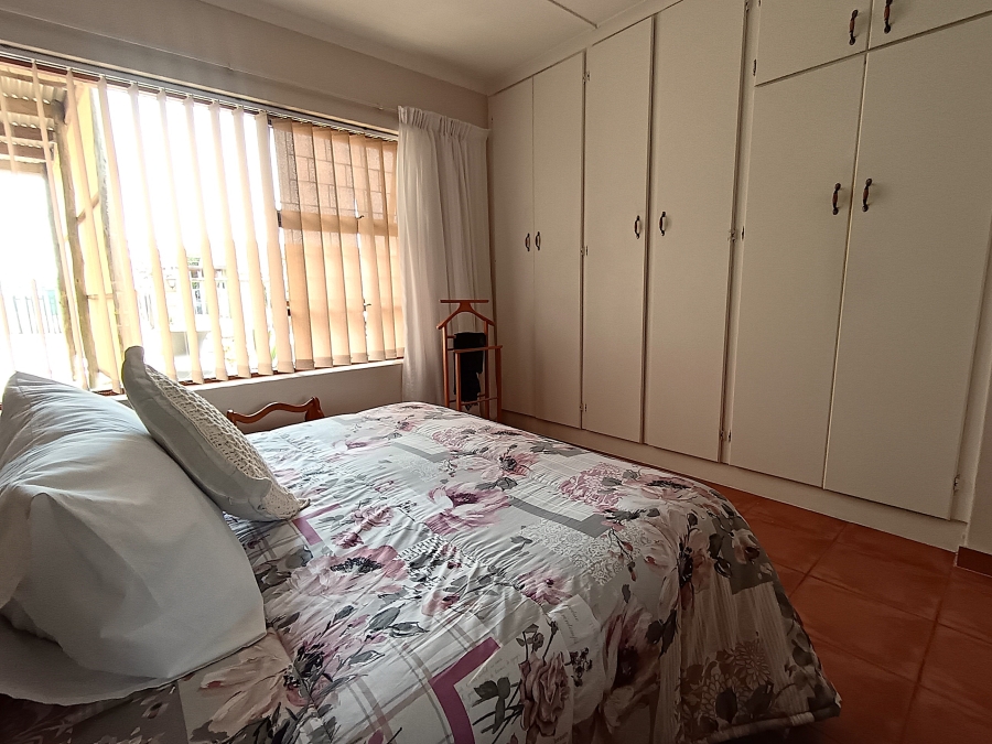 4 Bedroom Property for Sale in Wavecrest Eastern Cape